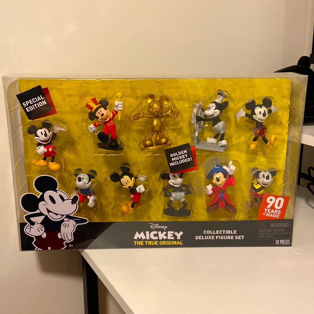 Mickey True Original Deluxe Figure Collectible Set
